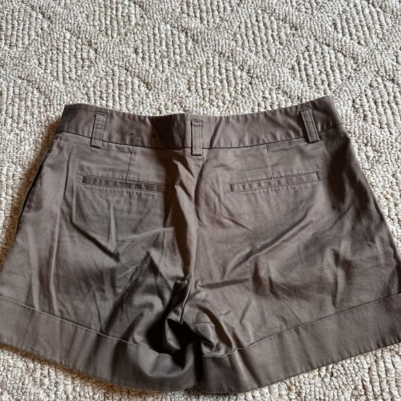Womens Express  Cuffed Chino Shorts Size 4 -‎ EUC - Taupe - Picture 3 of 3